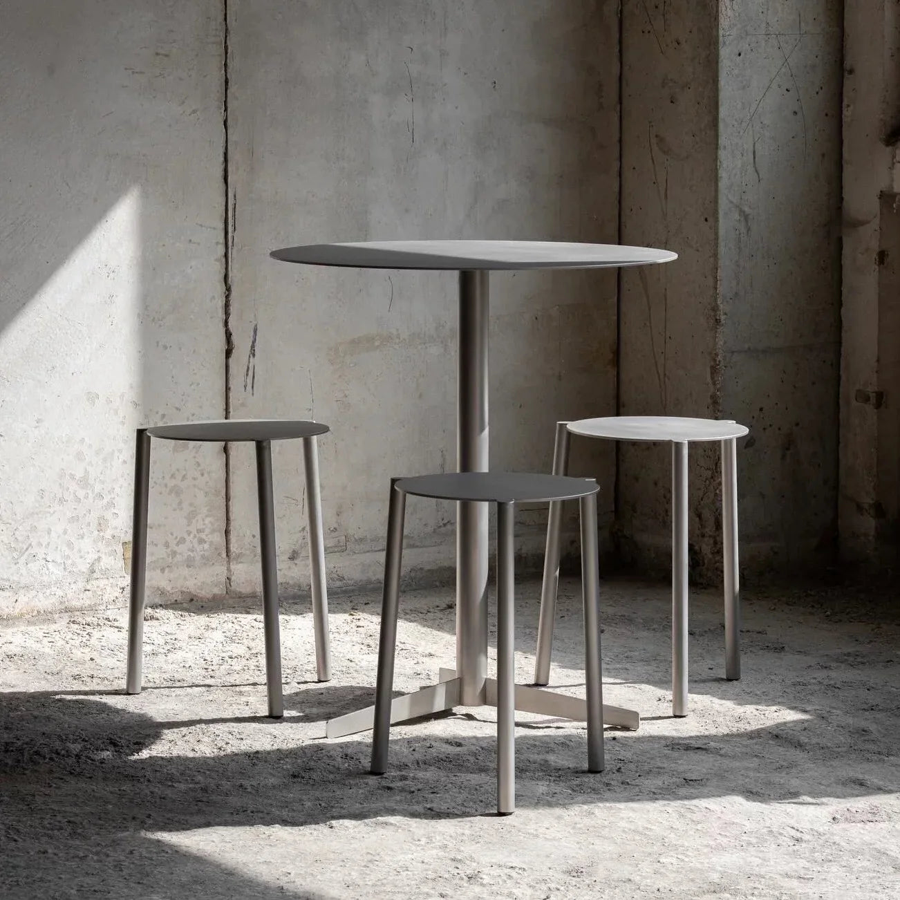 Italian Minimalist Metal Style Stool Stackable Dining Table Chair Stainless Steel Outdoor Courtyard Commercial Leisure Chair